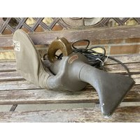 Vintage Industrial Singer Tragbarer Staubsauger Modell H7 Funktioniert Super Mid Century von LAKICHOP