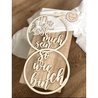 stuhlschild 2Er Set Du Lässt Mich Sein, So Wie Ich Bin Aus Holz von LAMANImanufaktur