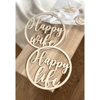 stuhlschild 2Er Set Happy Wife Life Aus Holz stuhlschild 2Er Set Happy Wife Life Aus Holz von LAMANImanufaktur