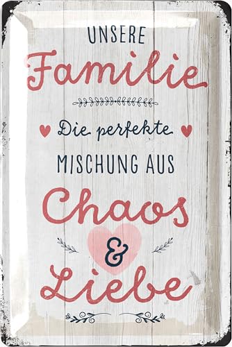 LANOLU Blechschild - Familie Chaos Liebe - Lieblingsplatz Schild - Geschenk zum Einzug - Richtfest Geschenk - Metallschilder Familienregeln Holzschild Optik - Schilder mit Sprüchen gewölbt 20x30 cm LANOLU Blechschild - Familie Chaos Liebe - Lieblingsplatz Schild - Geschenk zum Einzug - Richtfest Geschenk - Metallschilder Familienregeln Holzschild Optik - Schilder mit Sprüchen gewölbt 20x30 cm von LANOLU