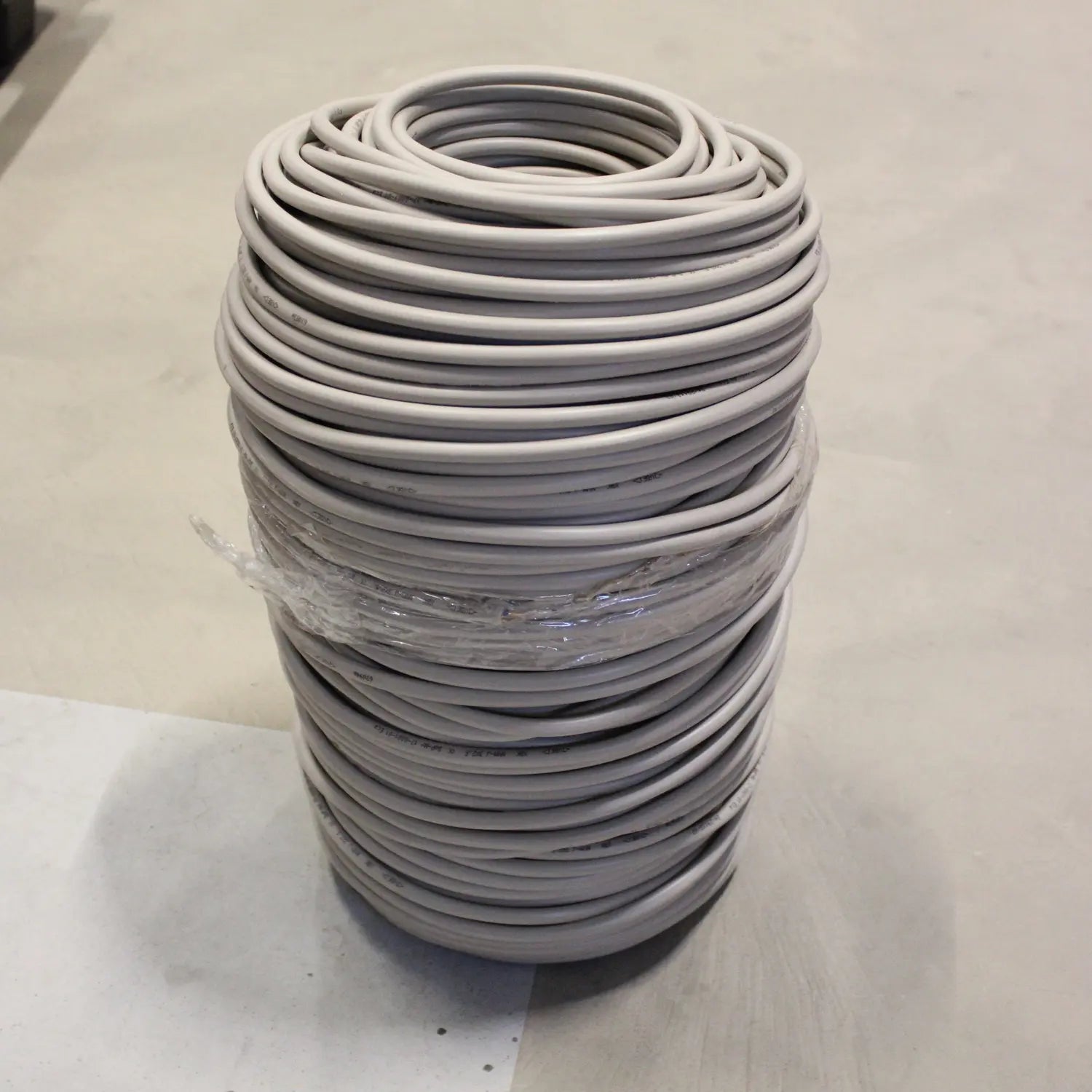 B-Ware Lapp Mantelleitung Installationskabel Nym J 3 X 2.5 Mm² Grau Meterware 190 Meter B-Ware Lapp Mantelleitung Installationskabel Nym J 3 X 2.5 Mm² Grau Meterware 190 Meter von LAPP