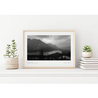 Banff Nationalpark Alberta Kanada Reiseposter Schwarz Weiß - Print Berg Kunstdruck Natur Wanddeko Wandkunst von LAPhotoPrints