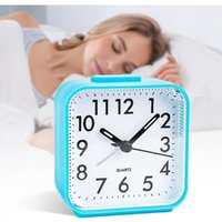 Leiser analoger Wecker, leiser analoger, nicht tickender kleiner Lichtwecker mit Schlummerfunktion, leiser Reise-Tischwecker (blau) von LARGEIGHT