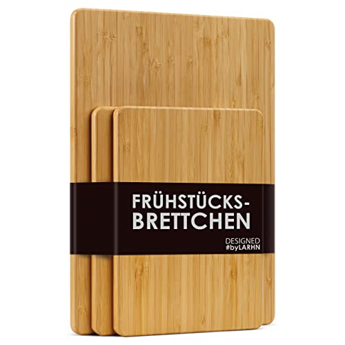 Frühstücksbrettchen Holz mit Griffen (3er Set) - 3 Extra Dicke Bambus-Holzbrettchen - 33 x 23 cm (1) / 23 x 16,5 cm (2) - Die Perfekte Holzbrett Küche, Brotzeitbrett und Jausenbrett - von LARHN von LARHN