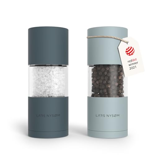 LARS NYSØM Salz und Pfeffer Mühlen Set aus Edelstahl mit einstellbarem Keramik-Mahlwerk 2 Stück I Manuelle Gewürzmühlen mit hochwertigem Design (2 Stk) (Blue) von LARS NYSØM