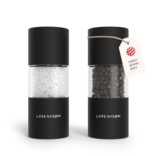 LARS NYSØM Salz und Pfeffer Mühlen Set aus Edelstahl mit einstellbarem Keramik-Mahlwerk 2 Stück I Manuelle Gewürzmühlen mit hochwertigem Design (2 Stk) (Carbon Black) von LARS NYSØM