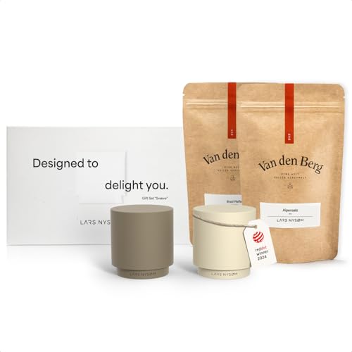 LARS NYSØM Geschenkset mit Salz und Pfefferstreuer & Gewürze - Mini Designer Salzstreuer & Pfefferstreuer mit feinstem Alpensalz und Brasil Pfeffer in ansprechender Geschenkbox (Brown/Beige) von LARS NYSØM