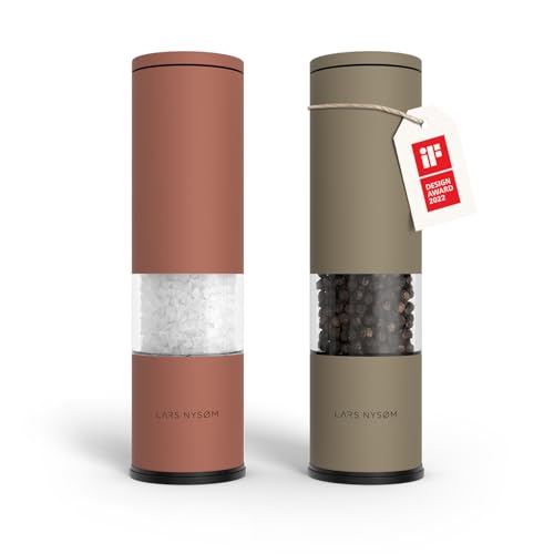LARS NYSØM Salz und Pfeffer Mühle 2er Set Manuell mit einstellbarem Keramik-Mahlwerk von grob bis fein I Design Gewürzmühlenset (2 Stück) (Red/Brown) von LARS NYSØM