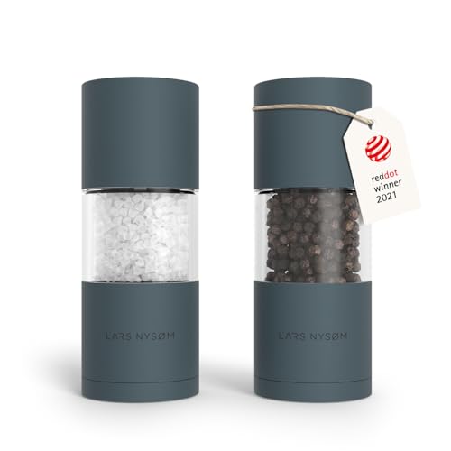 LARS NYSØM Salz und Pfeffer Mühlen Set aus Edelstahl mit einstellbarem Keramik-Mahlwerk 2 Stück I Manuelle Gewürzmühlen mit hochwertigem Design (2 Stk) (Stone Blue) von LARS NYSØM