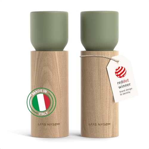 LARS NYSØM Salz und Pfeffermühle Holz Set - Manuelle Salz- und Pfeffermühle mit Keramikmahlwerk - Große Pfeffermühle & Salzmühle für Grobes Salz - Gewürzmühle für Küche oder Tisch (Sage Green) von LARS NYSØM