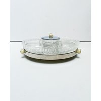 Antik Art Deco Kabarett Servierplatte, Anbietschalen Aus Pressglas Auf Spiegeltablett, Drehbar, Tafelaufsatz Verchromt Antik Art Deco Kabarett Servierplatte, Anbietschalen Aus Pressglas Auf Spiegeltablett, Drehbar, Tafelaufsatz Verchromt von LASTWALLFLOWER