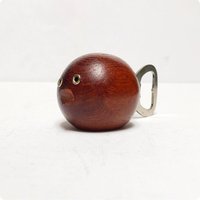 Vintage Flaschenöffner Aus Teak Holz/Fisch Kapselheber, Mid Century von LASTWALLFLOWER