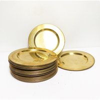 Vintage Platzteller Aus Messing, Rundes Serviertablett, Gold, Set Von 20 Stück von LASTWALLFLOWER