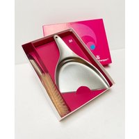 Vintage Wmf Cromargan Tischgarnitur 7735, Ovp, Kehrschaufel/Tisch Kehrbesen Silber Retro Tischbesen, Edelstahl Vintage Wmf Cromargan Tischgarnitur 7735, Ovp, Kehrschaufel/Tisch Kehrbesen Silber Retro Tischbesen, Edelstahl von LASTWALLFLOWER