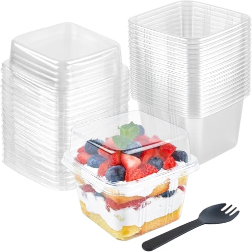 LATERN 50 Stück Kunststoff Dessertbecher mit Deckel, 240ml Quadratische Dessertbecher Transparenter Parfait Vorspeisenbecher Wiederverwendbare Servierschüssel mit Göffeln für Pudding Mousse Party von LATERN