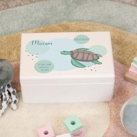 Kekskrone Erinnerungsbox Mit Gravur Für Baby - Weiß Ocean Serie Schildkröte Größe M von LAUBLUST