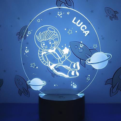 LAUBLUST 3D LED Nachtlicht Kinder - Personalisiert, Farbwechselnd, Holz Sockel - Geschenk für Kinder | Astronaut Motiv von LAUBLUST