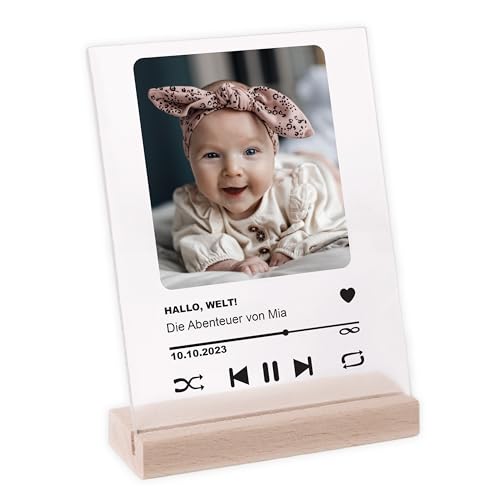 LAUBLUST Song Cover Glas Bild mit Foto Acrylglas & Holzsockel - Personalisiertes Geschenk mit Baby Bild - Kinder Musik-Player | ca. 15 x 20 cm - Fotogeschenk zur Geburt | Geschenk für Frauen & Männer von LAUBLUST
