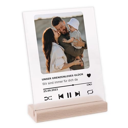 LAUBLUST Song Cover Glas Bild mit Foto Acrylglas & Holzsockel - Personalisiertes Geschenk mit Bild - Familie Musik-Player | 15x20 cm - Fotogeschenk für Frauen & Männer | Geschenk für Freunde & Eltern von LAUBLUST