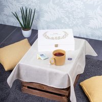 Laublust Weiße Teebox Mit Gravur - Kräuterkranz Ca. 29 X 22 8 cm, 12 Fächer, Holz Natur Geschenk Für Teeliebhaber | Teekiste Groß von LAUBLUST