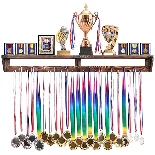 LAVIEVERT Gymnastik Medaillenaufhänger mit Ablage, Holz Wandmontage Trophäenregal, Race Medaille Display Rack Halter mit 23 Hängestangen (Braun) von LAVIEVERT