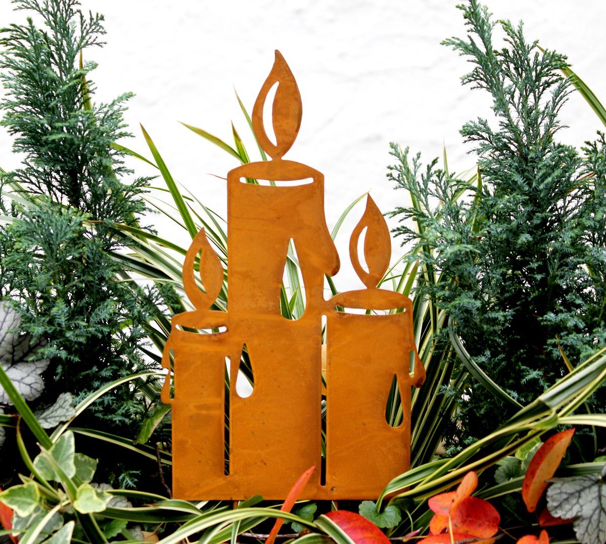 LB H&F Lilienburg Dekofigur Gartenstecker Beetstecker Gartendeko Herbst Winter Weihnachten außen draussen outdoor Blumenstecker Blumenstab Kerze Kerzen Metall Deko Rost Roststecker zum stecken am Weihnachten Herbstdeko Weihnachtsdeko Rostkerze Metallkerze Winter Garten Blumenkübel KERZENGRUPPE GROSS von LB H&F Lilienburg