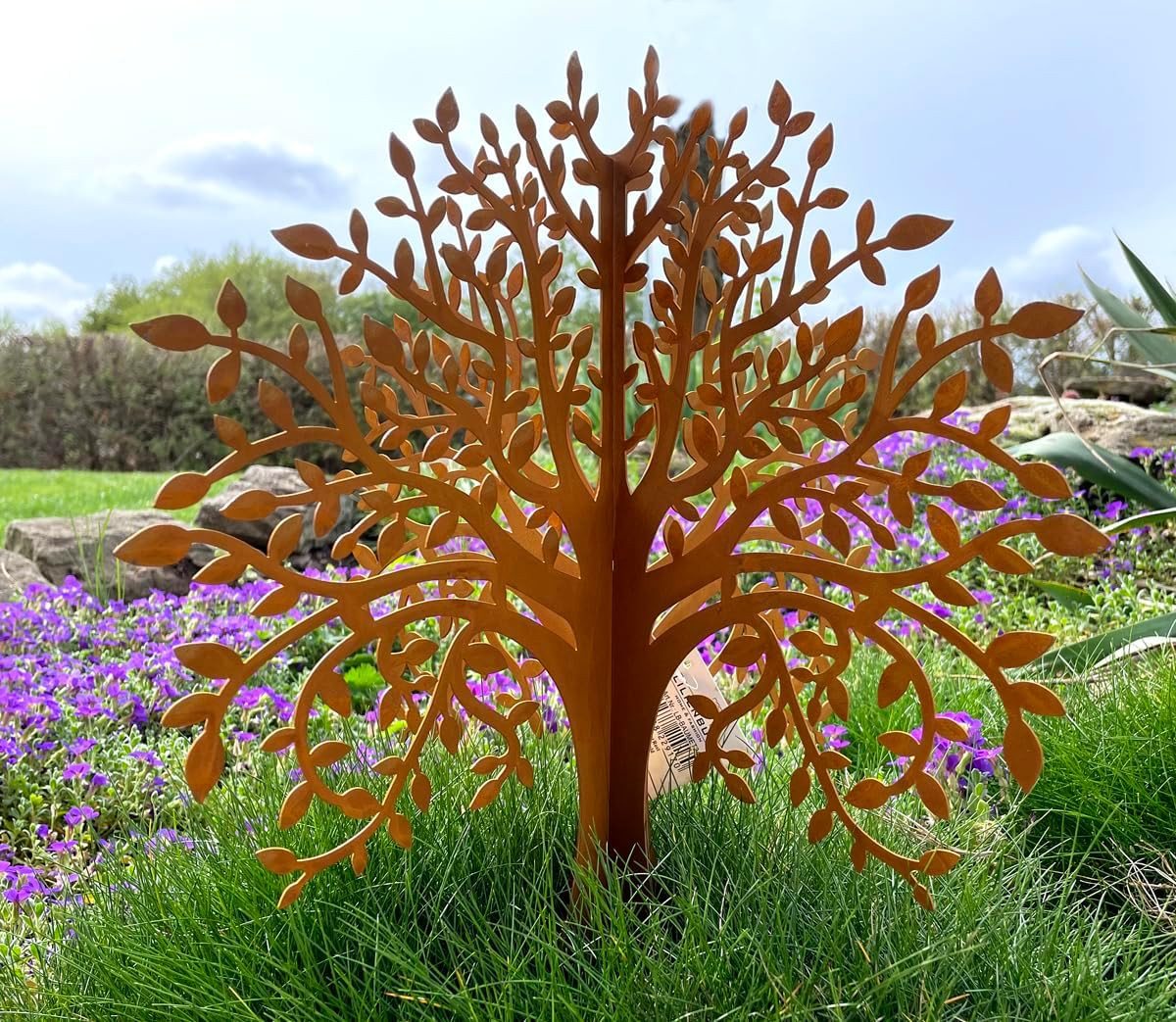 LB H&F Lilienburg Dekofigur Stecker Garten Deko Metall Rost modern Baum Paneele Eingang (Geschenk Beetstecker Metallstecker Roststecker Rostschild Eingang Vorgarten Steingarten draußen außen Steele Garten Skulptur Metallbaum Rostbaum Gartenfigur Dekoobjekt Metallfigur zum stecken Objekt Geschenkidee Sommer Feng Shui Edelrost Design Vintage Balkon Terrasse Familie Tischdeko wetterfest outdoor Grabschmuck Baum des Lebens Gartenparty Gastgeschenk Mitbringsel Rostoptik rostige groß Dekobaum Dekoration Dekoschild Metallschild Gartendeko LEBENSBAUM ROST, Idee modern Gartenstecker Winter Frühling Ostern Herbst Winter), Gartenschild Metalldeko Rostdeko Blumen LB H&F Lilienburg Dekofigur Stecker Garten Deko Metall Rost modern Baum Paneele Eingang (Geschenk Beetstecker Metallstecker Roststecker Rostschild Eingang Vorgarten Steingarten draußen außen Steele Garten Skulptur Metallbaum Rostbaum Gartenfigur Dekoobjekt Metallfigur zum stecken Objekt Geschenkidee Sommer Feng Shui Edelrost Design Vintage Balkon Terrasse Familie Tischdeko wetterfest outdoor Grabschmuck Baum des Lebens Gartenparty Gastgeschenk Mitbringsel Rostoptik rostige groß Dekobaum Dekoration Dekoschild Metallschild Gartendeko LEBENSBAUM ROST, Idee modern Gartenstecker Winter Frühling Ostern Herbst Winter), Gartenschild Metalldeko Rostdeko Blumen von LB H&F Lilienburg