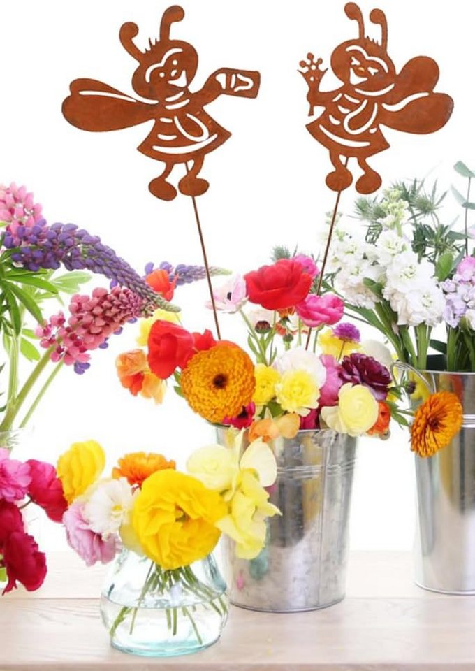LB H&F Lilienburg Teichfigur 2er SET Gartendeko Rost Metall Biene Figur Deko Beetstecker, (Dekoration Honigbiene Rostdeko Garten Frühlingsdeko Hauseingang Gartenstecker Bienen Geschenkidee Ostern Figuren modern, Blumenstecker Honig Osterdeko Osterdekoration Balkon Terrasse Kübel), Dekostecker Ostern Frühling Dekofigur Stecker Rostdeko Osterstecker LB H&F Lilienburg Teichfigur 2er SET Gartendeko Rost Metall Biene Figur Deko Beetstecker, (Dekoration Honigbiene Rostdeko Garten Frühlingsdeko Hauseingang Gartenstecker Bienen Geschenkidee Ostern Figuren modern, Blumenstecker Honig Osterdeko Osterdekoration Balkon Terrasse Kübel), Dekostecker Ostern Frühling Dekofigur Stecker Rostdeko Osterstecker von LB H&F Lilienburg