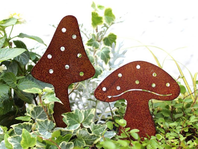LB H&F Lilienburg Gartenstecker 2er SET Herbstdeko Pilze Herbstdekoration Deko Herbst Winter (Gartendeko Gartenstecker Beetstecker Rost Metall Deko Pilz Pilze Pilzstecker Rostdeko Roststecker wetterfest Herbststecker) von LB H&F Lilienburg