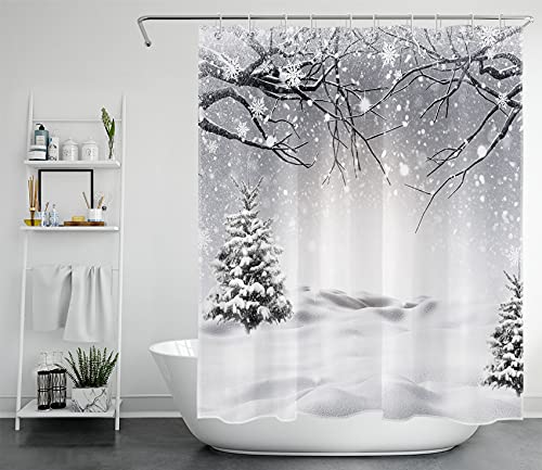 LB Winterlandschaft Duschvorhang 150x180cm Kiefern auf weißem Schnee Antischimmel Wasserdicht Badezimmer Vorhänge, Silberner Himmel Kurz Polyester Stoff Bad Vorhang mit Haken von LB