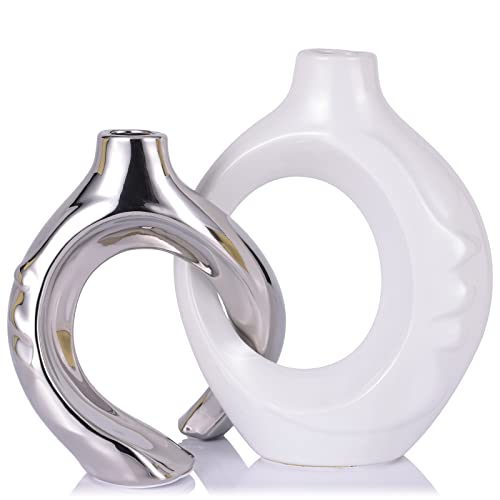 Weiße und Silberne Hohle keramische Vase 2 Stück Set Moderne dekorative Vase, weiße böhmische Donut-Vase, skandinavische minimalistische dekorative Vase für Tafelaufsätze, Hochzeit Restaurant von LCCCK