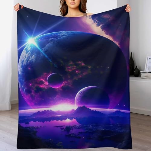 LCWWW Bettüberwurf Wohndecke Weiche Flannel Planet Sternry Himmel Decke Sofadecke Mit 3D Muster Vier Jahreszeiten Wohndecke Für Bett/Couch 100×130cm LCWWW Bettüberwurf Wohndecke Weiche Flannel Planet Sternry Himmel Decke Sofadecke Mit 3D Muster Vier Jahreszeiten Wohndecke Für Bett/Couch 100×130cm von LCWWW
