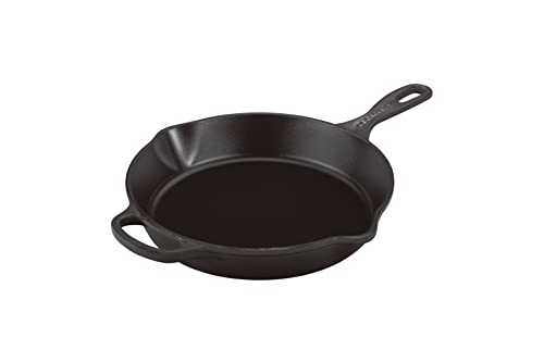 Le Creuset Signature Hohe Brat- und Servierpfanne aus Gusseisen, für alle Herdarten und Backöfen, 26 cm, 2 Liter, Schwarz matt, 20187260000422 von LE CREUSET