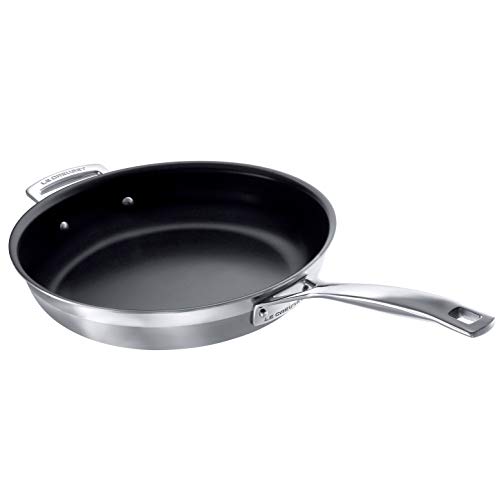 Le Creuset Antihaftbeschichtete Bratpfanne mit Gegengriff aus 3-ply Edelstahl, Ø 28 cm, Für alle Herdarten inkl. Induktion geeignet, Silber, 96200328001000 von LE CREUSET