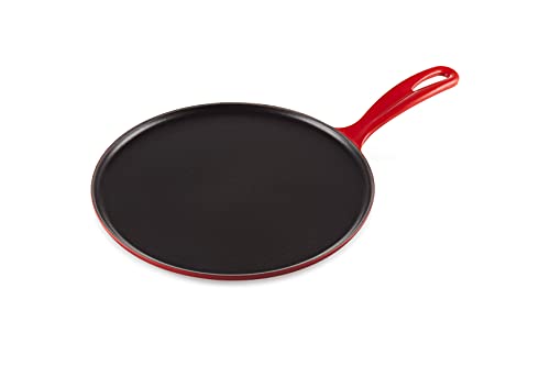 Le Creuset Gusseisen-Crêpespfanne, Inkl. Holzschieber, Ø 27 cm, Rund, Für alle Herdarten inkl. Induktion geeignet, Cerise, 20136270600460 von LE CREUSET