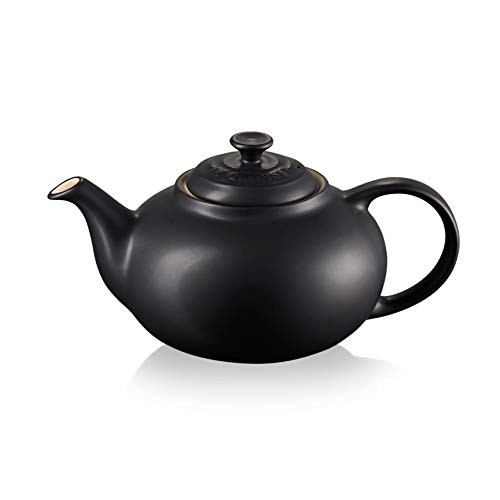 Le Creuset Klassische Teekanne aus Steinzeug, 1,3 Liter, für 3–4 Tassen, Schwarz Matt, 70702130000000 von LE CREUSET