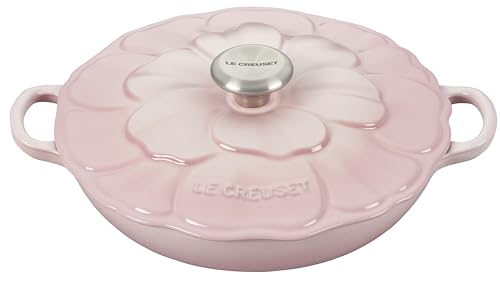 Le Creuset Signature Emaillierter Gusseisen-Blüten-Schmorpf, 2,25 l, Muschelrosa von LE CREUSET