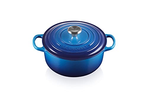 Le Creuset Signature Gusseisen-Bräter mit Deckel, Ø 22 cm, Rund, Für alle Herdarten und Induktion geeignet, Volumen: 3,3 l, 3,932 kg, Azure, 21177222202430 von LE CREUSET