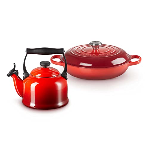 Le Creuset Signature Gusseisen Gourmet-Profitopf, Rund, Ø 30 cm, 3,5 l, Für alle Herdarten inkl. Induktion geeignet + Le Creuset Wasserkessel, Füllmenge: 2,1 l, Emaillierter Stahl/Phenolgriffe von LE CREUSET