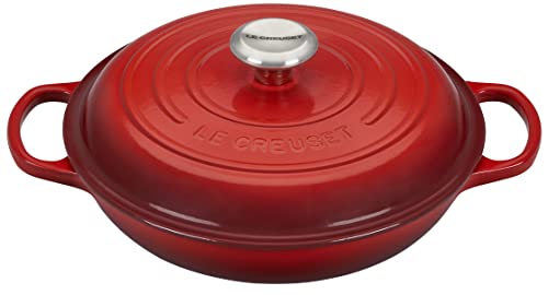 Le Creuset Signature Gusseisen Gourmet-Profitopf, Rund, Ø 26 cm, 2,2 l, Für alle Herdarten inkl. Induktion geeignet, 4,205 kg, Kirschrot, 21180260602430 von LE CREUSET