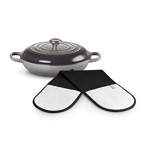 Le Creuset Signature Gusseisen Gourmet-Profitopf, Rund, Ø 30 cm, 3,5 l, Für alle Herdarten inkl. Induktion geeignet + Le Creuset Doppel-Handschuh mit Schlaufe von LE CREUSET