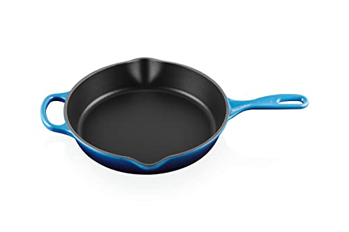 Le Creuset Signature Hohe Brat- und Servierpfanne aus Gusseisen, für alle Herdarten und Backöfen, 26 cm, 2 Liter, Azure, 20187262200422 von LE CREUSET