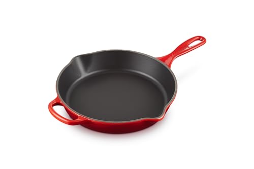 Le Creuset Signature Hohe Brat- und Servierpfanne aus Gusseisen, für alle Herdarten und Backöfen, 26 cm, 2 Liter, Kirschrot, 20187260600422 von LE CREUSET