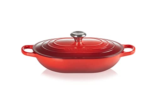 Le Creuset Signature Oblong aus Gusseisen mit Hilfsgriff, für alle Herdarten und Backöfen, 31 cm, 3,4 Liter, Kirschrot, 21112310602430 von LE CREUSET