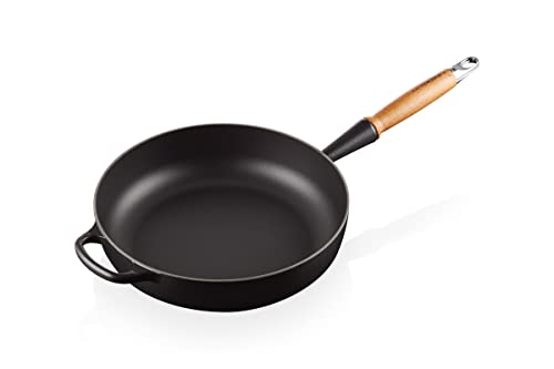 Le Creuset Signature gusseiserne Sautépfanne mit Holzgriff 28 cm Schwarz matt, 20259280000422 Le Creuset Signature gusseiserne Sautépfanne mit Holzgriff 28 cm Schwarz matt, 20259280000422 von LE CREUSET
