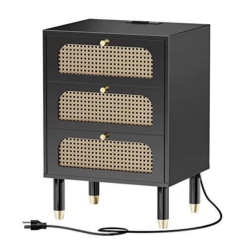 LEADZM Rattan Nachttisch mit Ladestation, Nachttische 3 Schubladen, Boho Endtisch Beistelltisch für Schlafzimmer, Europäischer Stecker, 40 x 35 x 60,5 cm (1, Schwarz) von LEADZM