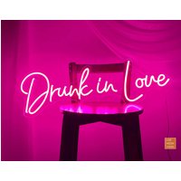 Drunk in Love Neon Schild, Liebe Neon, Schlafzimmer Lichter, Neon Licht Schild, Wohnzimmer, Paar Schilder, Hochzeitsschilder, Valentines Thema von LEDNeonSignsbyStu