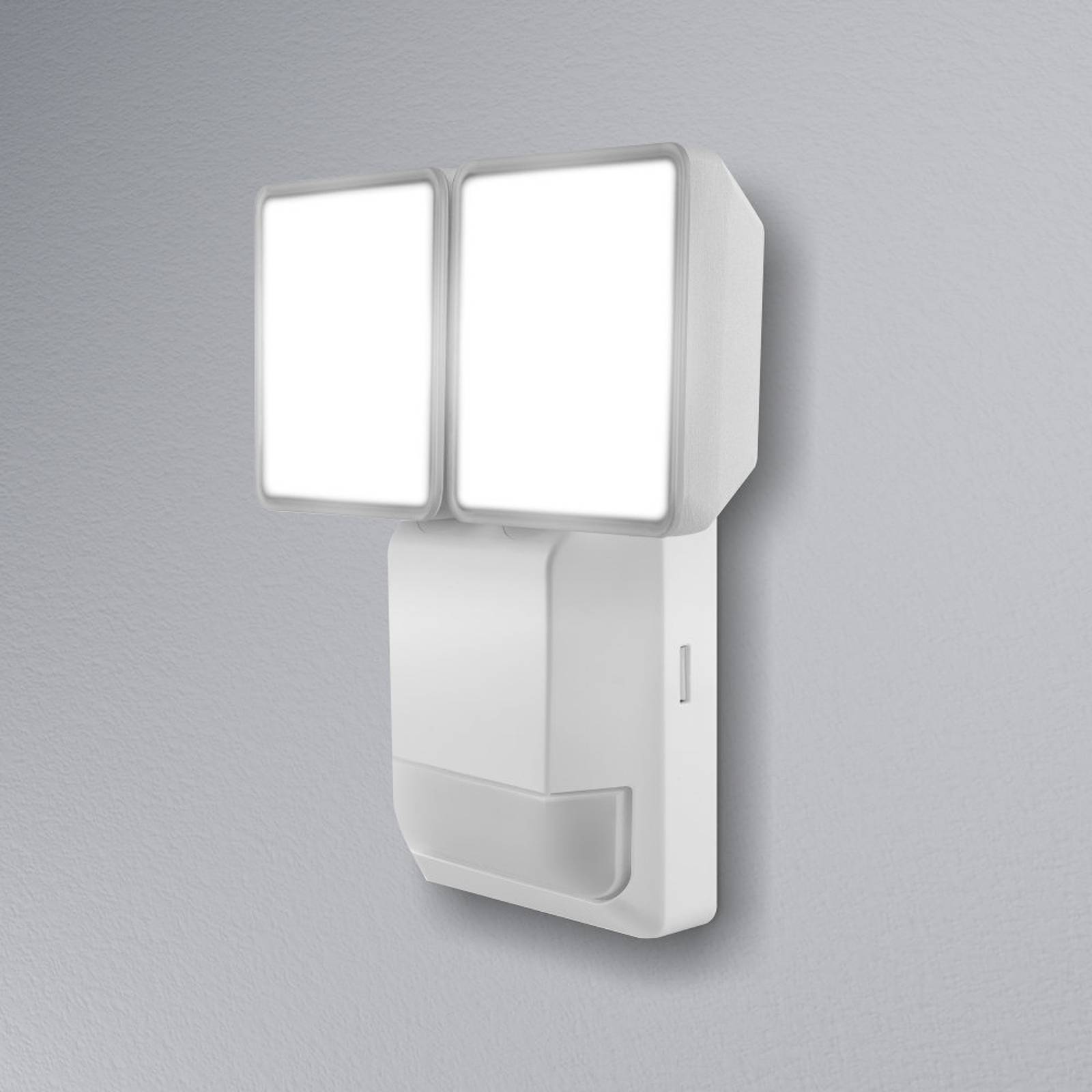 LEDVANCE Endura Pro Spot Sensor LED-Spot 16W weiß LEDVANCE Endura Pro Spot Sensor LED-Spot 16W weiß von LEDVANCE