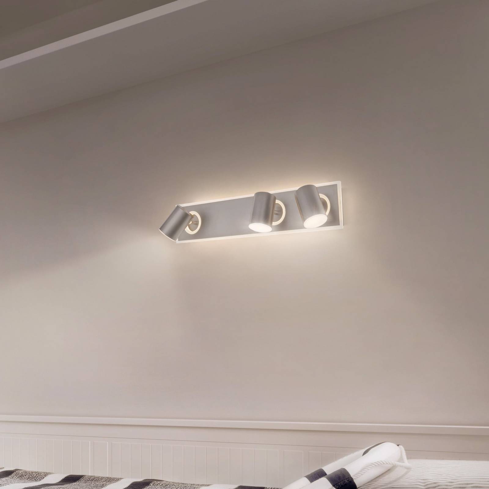 LEDVANCE LED-Deckenstrahler Mars, 4-fl., 3 Spots, weiß LEDVANCE LED-Deckenstrahler Mars, 4-fl., 3 Spots, weiß von LEDVANCE