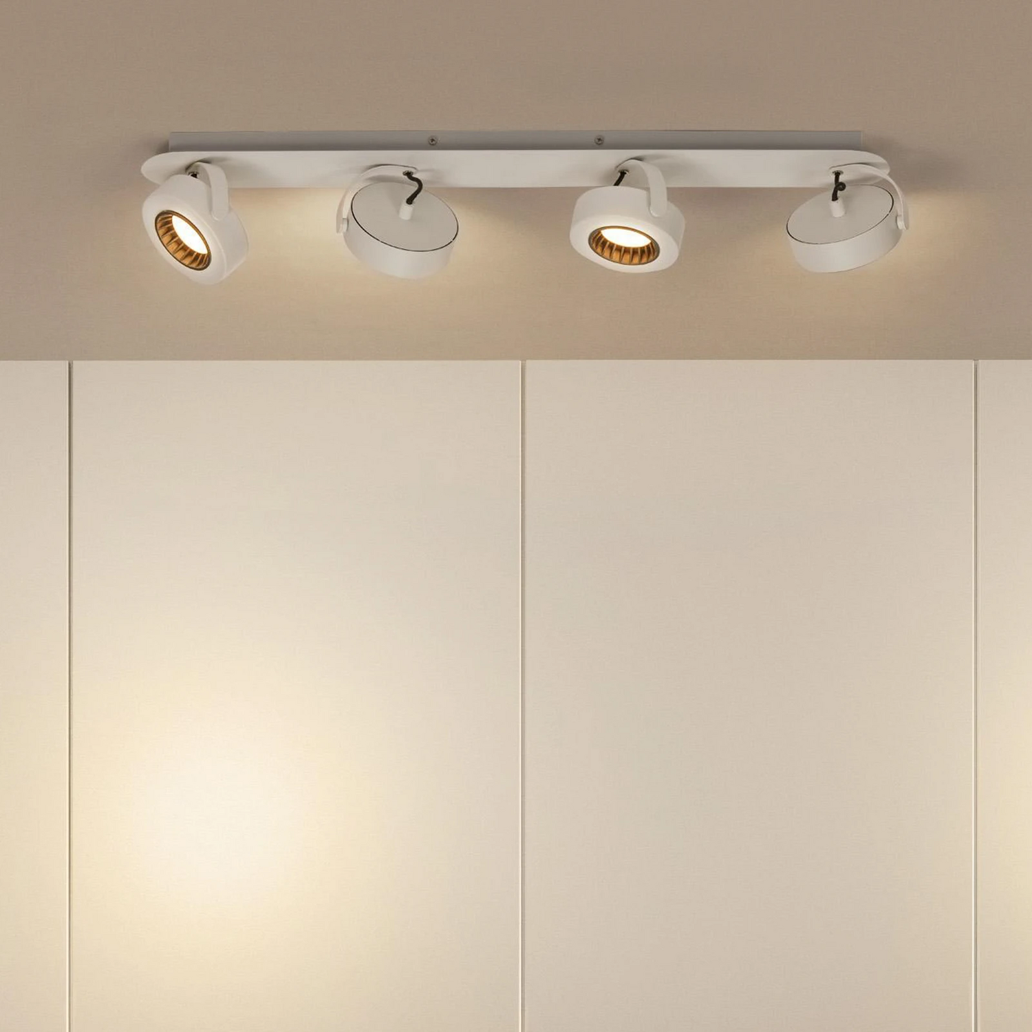 Ledvance Led Deckenstrahler Venus Deckenlampe Deckenlicht Led 3.000 K 4 Fl. Weiß B-Ware Ledvance Led Deckenstrahler Venus Deckenlampe Deckenlicht Led 3.000 K 4 Fl. Weiß B-Ware von LEDVANCE
